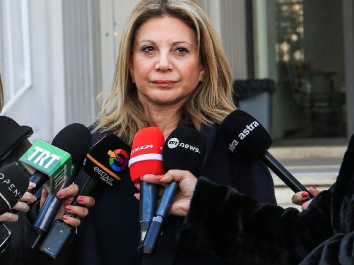 Καρυστιανού κατά Τσίπρα: «Προκλητική ειρωνεία και καμία ουσία στην ομιλία του» (βίντεο)