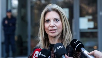 Καρυστιανού: «Μόνο τα πρόσωπα που δημοσιεύονται στην ιστοσελίδα μας είναι στελέχη»