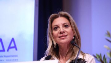 Κύκλοι Καρυστιανού κατά Λιάγκα: Στην εκδήλωση της «Ελπίδας για τη Δημοκρατία» είδε μόνο γραφικούς και ψεκασμένους
