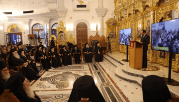 Κύπρος: Απο-ιεροποίηση και του Ιερού Βήματος. Το Ιερό Βήμα έγινε δημόσιο βήμα και βγάζουν λόγο οι πολιτικοί.. Η εκκλησία