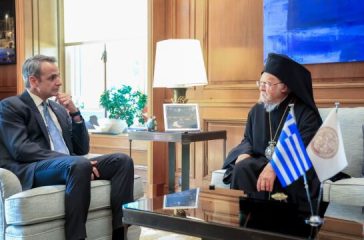 kiriakos-mitsotakis-sinantisi-me-ton