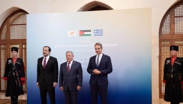 Κυριάκος Μητσοτάκης στη Σύνοδο Ελλάδας, Κύπρου, Ιορδανίας: Στα Στενά του Ορμούζ θα πρέπει να επιστρέψουμε στο προηγούμενο