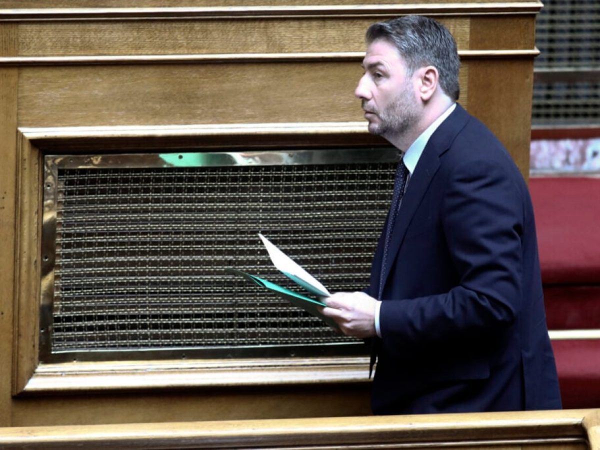 &Kappa;&upsilon;&beta;έ&rho;&nu;&eta;&sigma;&eta;: &laquo;&Pi;&rho;ά&sigma;&iota;&nu;&eta; &Zeta;&omega;ή&raquo; &omicron; &Alpha;&nu;&delta;&rho;&omicron;&upsilon;&lambda;ά&kappa;&eta;&sigmaf; &mu;&epsilon; &kappa;&omicron;&pi;&tau;&omicron;&rho;&alpha;&pi;&tau;&iota;&kappa;ή &alpha;&pi;ό &alpha;&pi;ό&rho;&rho;&eta;&tau;&eta; &sigma;&upsilon;&nu;&epsilon;&delta;&rho;ί&alpha;&sigma;&eta;