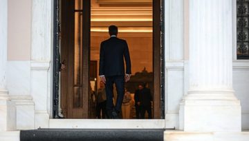 Κωδικός «Όλα στο… σκοτάδι» από Μαξίμου: Μπλόκο σε προανακριτική ΟΠΕΚΕΠΕ – Το ίδιο σχεδιάζει και για εξεταστική υποκλοπών