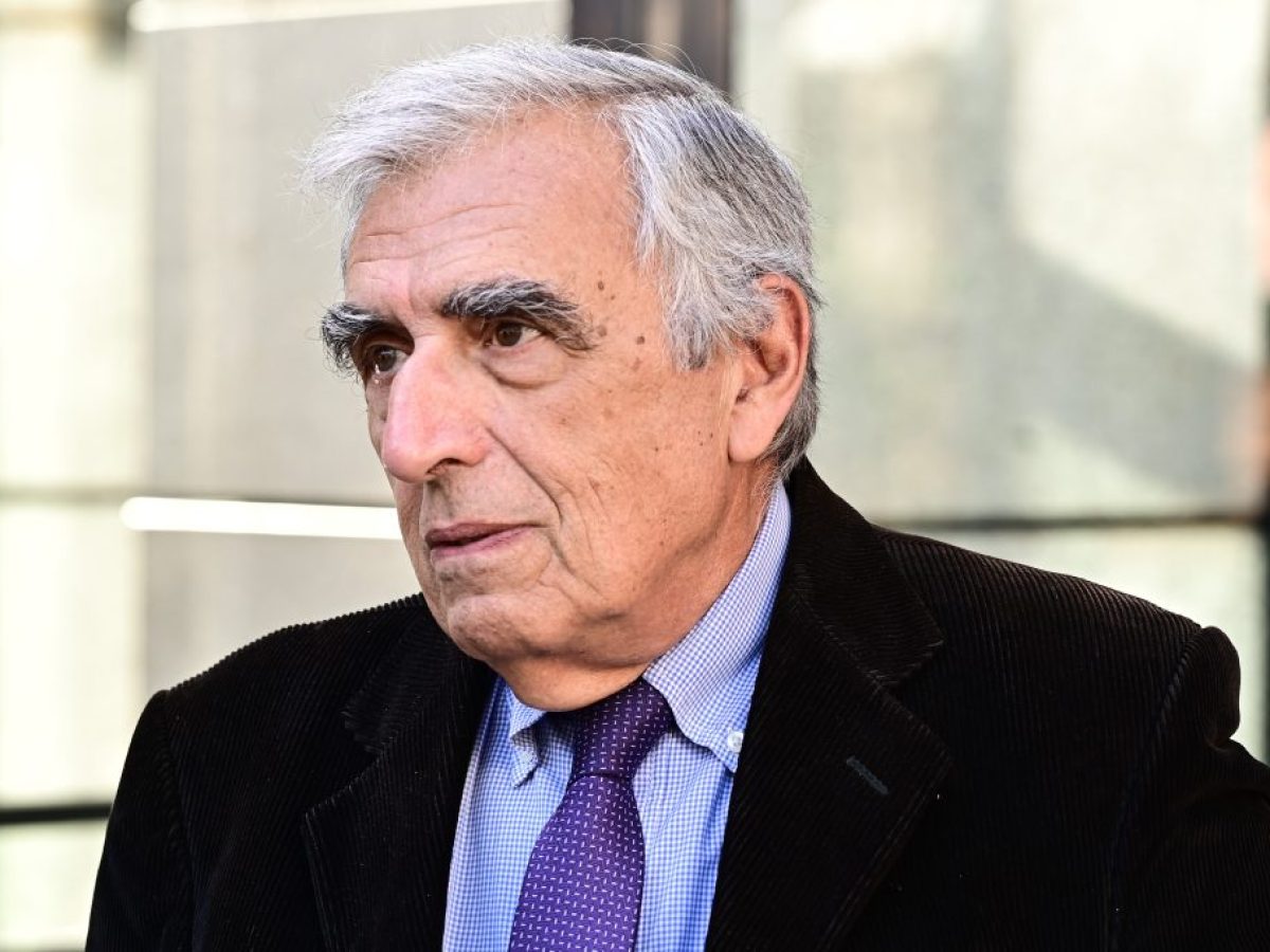 &Kappa;&omega;&nu;&sigma;&tau;&alpha;&nu;&tau;ί&nu;&omicron;&sigmaf; &Mu;&epsilon;&nu;&omicron;&upsilon;&delta;ά&kappa;&omicron;&sigmaf; &sigma;&tau;&omicron; &laquo;&Beta;&raquo;: &laquo;&Alpha;&pi;ό &tau;&eta;&nu; &alpha;&rho;&chi;&epsilon;&iota;&omicron;&theta;έ&tau;&eta;&sigma;&eta; &tau;&omicron;&upsilon; &Alpha;&rho;&epsilon;ί&omicron;&upsilon; &Pi;ά&gamma;&omicron;&upsilon; &epsilon;&pi;&omega;&phi;&epsilon;&lambda;&epsilon;ί&tau;&alpha;&iota; &eta; &kappa;&upsilon;&beta;έ&rho;&nu;&eta;&sigma;&eta;&raquo;