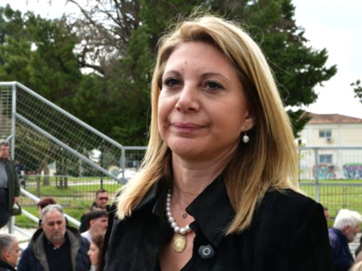 &laquo;&Mu;&Alpha;&Sigma; &Tau;&Rho;&Epsilon;&Mu;&Omicron;&Upsilon;&Nu;!&raquo; &Eta; &Kappa;&alpha;&rho;&upsilon;&sigma;&tau;&iota;&alpha;&nu;&omicron;ύ &kappa;&alpha;&lambda;&epsilon;ί &sigma;&epsilon; &pi;&omicron;&lambda;&iota;&tau;&iota;&kappa;ή &alpha;&nu;&tau;&epsilon;&pi;ί&theta;&epsilon;&sigma;&eta; &ndash; &laquo;&Theta;&alpha; &sigma;&tau;&epsilon;ί&lambda;&omicron;&upsilon;&nu; &phi;&upsilon;&tau;&epsilon;&upsilon;&tau;&omicron;ύ&sigmaf;&raquo;