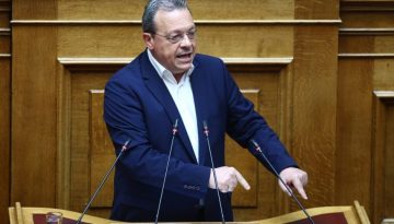 «Μαφία, συγκάλυψη και fast track ‘πλυντήριο’» – Σφοδρή επίθεση Φάμελλου στην κυβέρνηση για ΟΠΕΚΕΠΕ και κράτος δικαίου