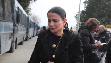 Μαρία Γρατσία: «Υπάρχουν γονείς και τραυματίες των Τεμπών οι οποίοι υπέγραψαν ως ιδρυτικά μέλη του κόμματος της Καρυστιαν