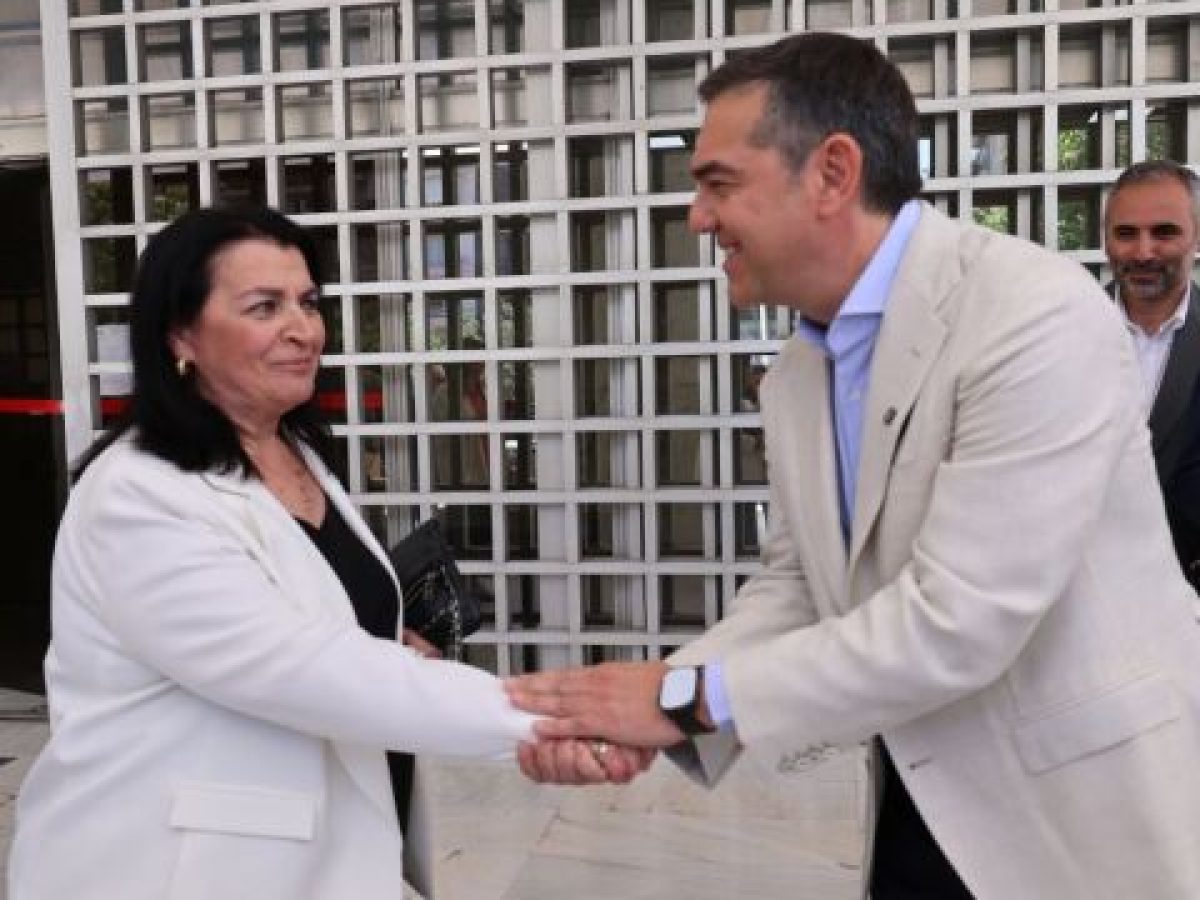 Μαρία Λεπενιώτη: Στο πλευρό του Αλέξη Τσίπρα η πρόεδρος της έδρας στη δίκη της Χρυσής Αυγής (Εικόνες  Βίντεο)