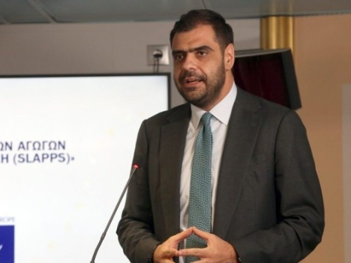 &Mu;&alpha;&rho;&iota;&nu;ά&kappa;&eta;&sigmaf;: &laquo;&Alpha;&nu;ά&gamma;&kappa;&eta; &nu;&alpha; &pi;&rho;&omicron;&sigma;&tau;&alpha;&tau;&epsilon;ύ&sigma;&omicron;&upsilon;&mu;&epsilon; &kappa;ά&theta;&epsilon; &epsilon;&rho;&gamma;&alpha;&zeta;ό&mu;&epsilon;&nu;&omicron; &sigma;&tau;&omicron;&nu; &Tau;ύ&pi;&omicron; &alpha;&pi;ό &kappa;&alpha;&tau;&alpha;&chi;&rho;&eta;&sigma;&tau;&iota;&kappa;έ&sigmaf; &pi;&rho;&alpha;&kappa;&tau;&iota;&kappa;έ&sigmaf;&raquo;