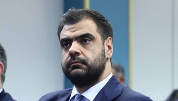 Μαρινάκης: «Ιδρώνουμε τη φανέλα σημαίνει βγαίνουμε μπροστά στα δύσκολα» – Το σχόλιο για Γεωργιάδη, Δένδια, Τσίπρα
