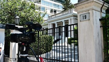 Μαξίμου σε κατάσταση συναγερμού: Νέα κόμματα, εσωκομματικές βολές και οικονομική πίεση