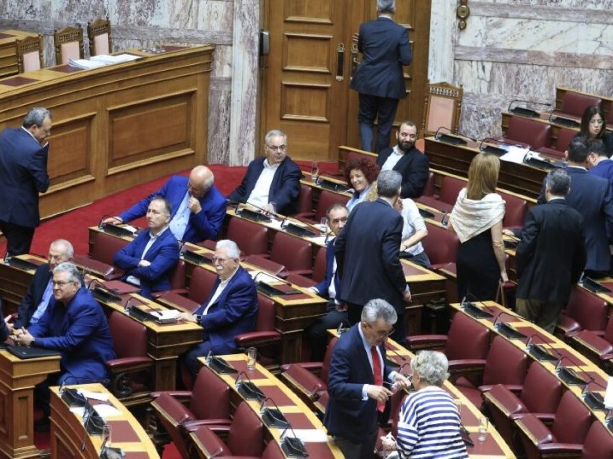 Με 155 «όχι» απορρίφθηκε η πρόταση για Εξεταστική για τις υποκλοπές – Άγρια σύγκρουση με αποχωρήσεις ΠΑΣΟΚ, ΣΥΡΙΖΑ, ΚΚΕ