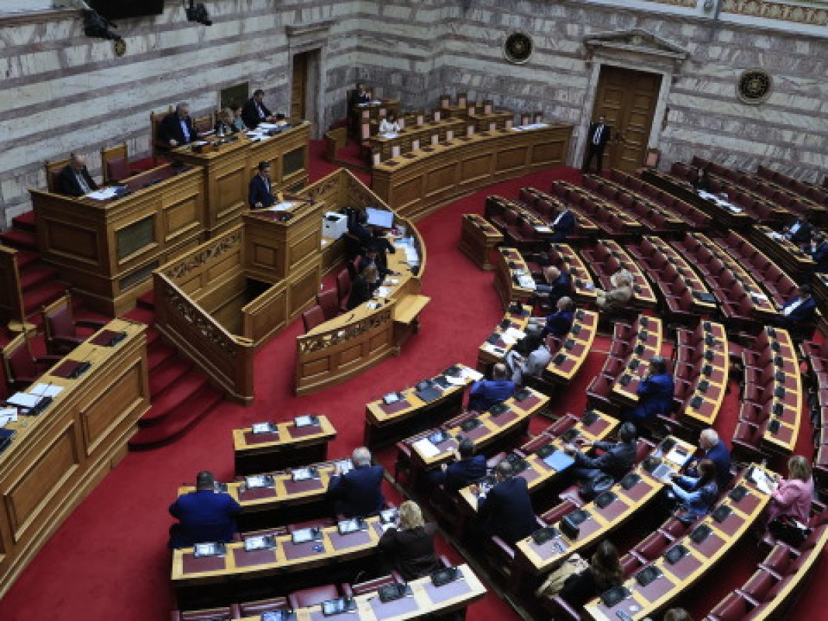 Με διαδικασίες εξπρές, εντός 3 μηνών, θα παραπέμπονται σε δίκη τα πολιτικά πρόσωπα, αφότου η Βουλή δώσει την άδεια