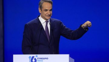 «Μητσοτάκης ή… οι άλλοι»: Εκλογικά διλήμματα στην ομιλία ολοκλήρωσης του συνεδρίου της ΝΔ