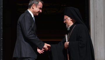 Μητσοτάκης σε Πατριάρχη Βαρθολομαίο: «Μας δίνουν δύναμη οι επισκέψεις σας»
