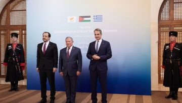 Μητσοτάκης–Αμπντάλα–Χριστοδουλίδης: Ανησυχία για Μέση Ανατολή – Μήνυμα ισχύος από Αμμάν