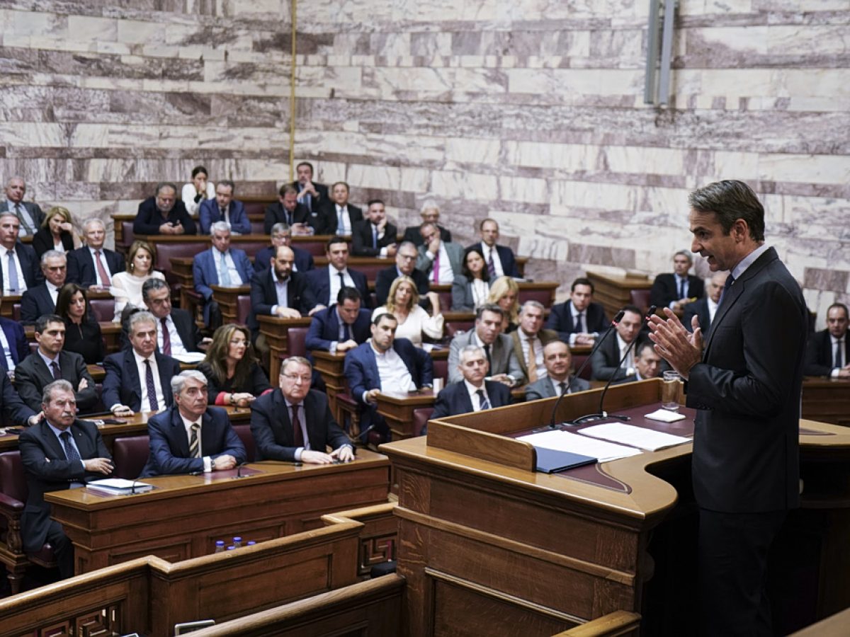 ΝΔ: Κρίσιμη ΚΟ με φόντο το ασυμβίβαστο – Οι «λαγοί» του Μαξίμου, το μήνυμα Μητσοτάκη