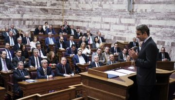 ΝΔ: Κρίσιμη ΚΟ με φόντο το ασυμβίβαστο – Οι «λαγοί» του Μαξίμου, το μήνυμα Μητσοτάκη