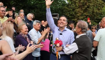 Νέο κόμμα Τσίπρα: Απόψε η μεγάλη πρεμιέρα στο Θησείο – Τα χρώματα, η μουσική Κραουνάκη και ο «νέος πατριωτισμός»