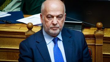 Ο Δικηγορικός Σύλλογος Πειραιά καλεί τον Φλωρίδη να ελέγξει πειθαρχικά τον Τζαβέλλα για τις υποκλοπές