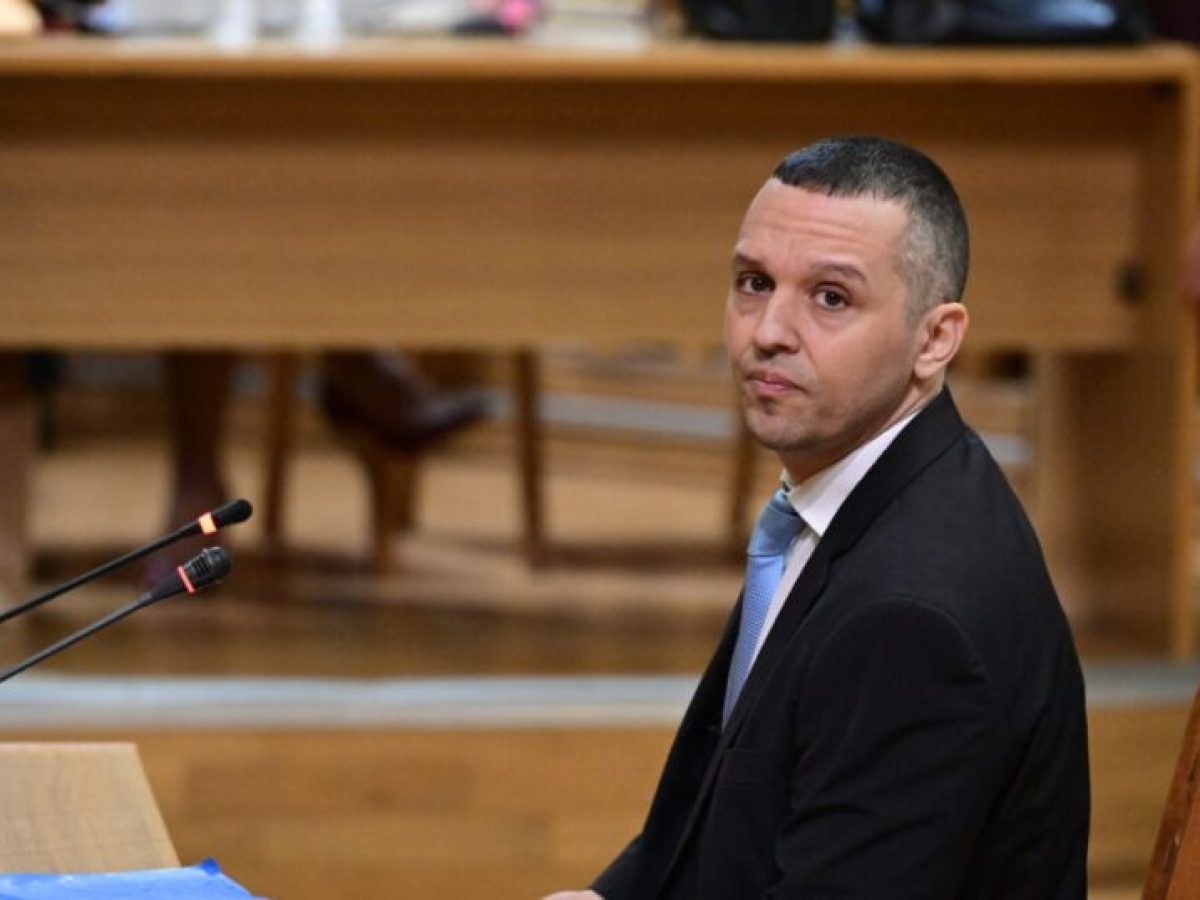 Ο Ηλίας Κασιδιάρης ξεκαθαρίζει ότι στις επόμενες εκλογές θα συμμετάσχει σε νέο κόμμα, χωρίς να είναι επικεφαλής του