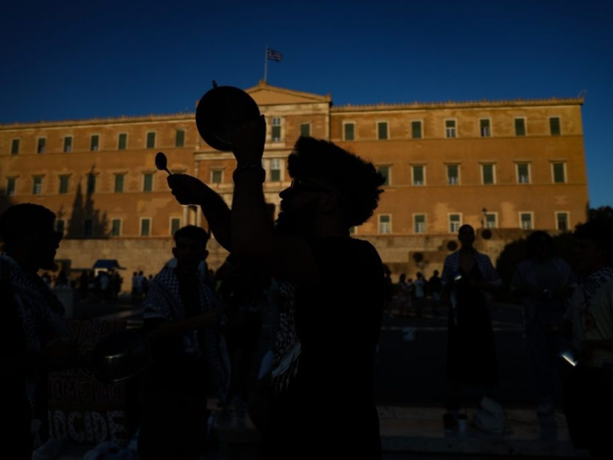Ο Κ.Μητσοτάκης κόβει και ράβει το Σύνταγμα στα μέτρα του