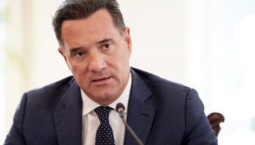 Ο Άδωνις για τη φωτογραφία του Διαδικτύου: «Να ξεχωρίζουμε τις αλήθειες από το ψέμα, υπάρχουν και οικογένειες»