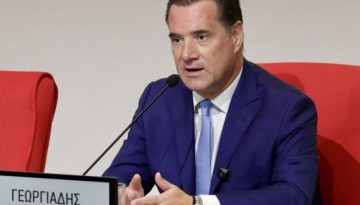 «Ο Άδωνις βγαίνει μπροστά»: «Έργα, όχι τοξικότητα»–Η αντεπίθεση της κυβέρνησης με φόντο νέα εκλογική νίκη