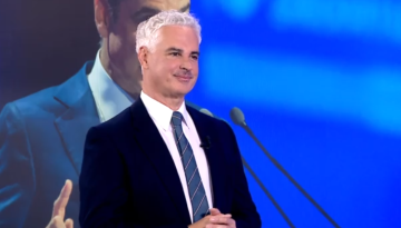Ο Άρης Σπηλιωτόπουλος για τις «βόμβες» Δένδια στο συνέδριο της ΝΔ: «Ήταν μία υπενθύμιση ότι ο ίδιος σηκώνει τη σημαία της