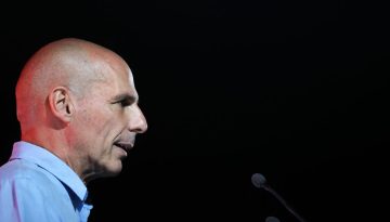 «Όχι» Βαρουφάκη στο ντοκιμαντέρ του ΣΚΑΪ – «Δεν θα χάσει τίποτα από την αξία του ως παράδειγμα προς αποφυγήν αν δεν εμφαν