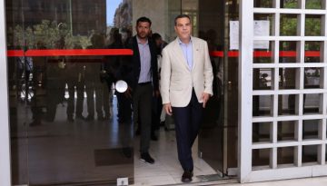 Οργανώνεται η ΕΛΑΣ στον «πόλεμο» με το ΠΑΣΟΚ, κόντρα για τις συνεργασίες από την πρώτη ημέρα