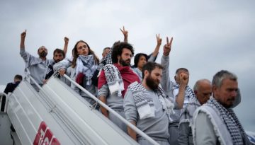 Όρθιοι απέναντι στους κανίβαλους  αυτού του κόσμου