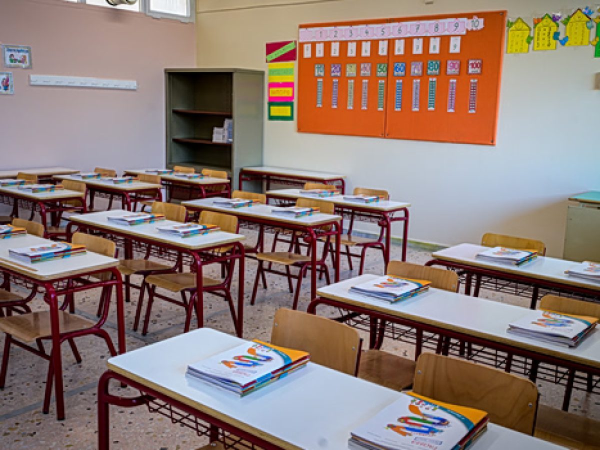&Pi;&Alpha;&Sigma;&Omicron;&Kappa;: &Chi;&iota;&lambda;&iota;ά&delta;&epsilon;&sigmaf; &kappa;&epsilon;&nu;ά &epsilon;&kappa;&pi;&alpha;&iota;&delta;&epsilon;&upsilon;&tau;&iota;&kappa;ώ&nu; &kappa;&alpha;&iota; &chi;&alpha;&mu;έ&nu;&epsilon;&sigmaf; &delta;&iota;&delta;&alpha;&kappa;&tau;&iota;&kappa;έ&sigmaf; ώ&rho;&epsilon;&sigmaf; &omicron; &alpha;&pi;&omicron;&lambda;&omicron;&gamma;&iota;&sigma;&mu;ό&sigmaf; &sigma;&tau;&omicron; &tau;έ&lambda;&omicron;&sigmaf; &tau;&eta;&sigmaf; &sigma;&chi;&omicron;&lambda;&iota;&kappa;ή&sigmaf; &chi;&rho;&omicron;&nu;&iota;ά&sigmaf;