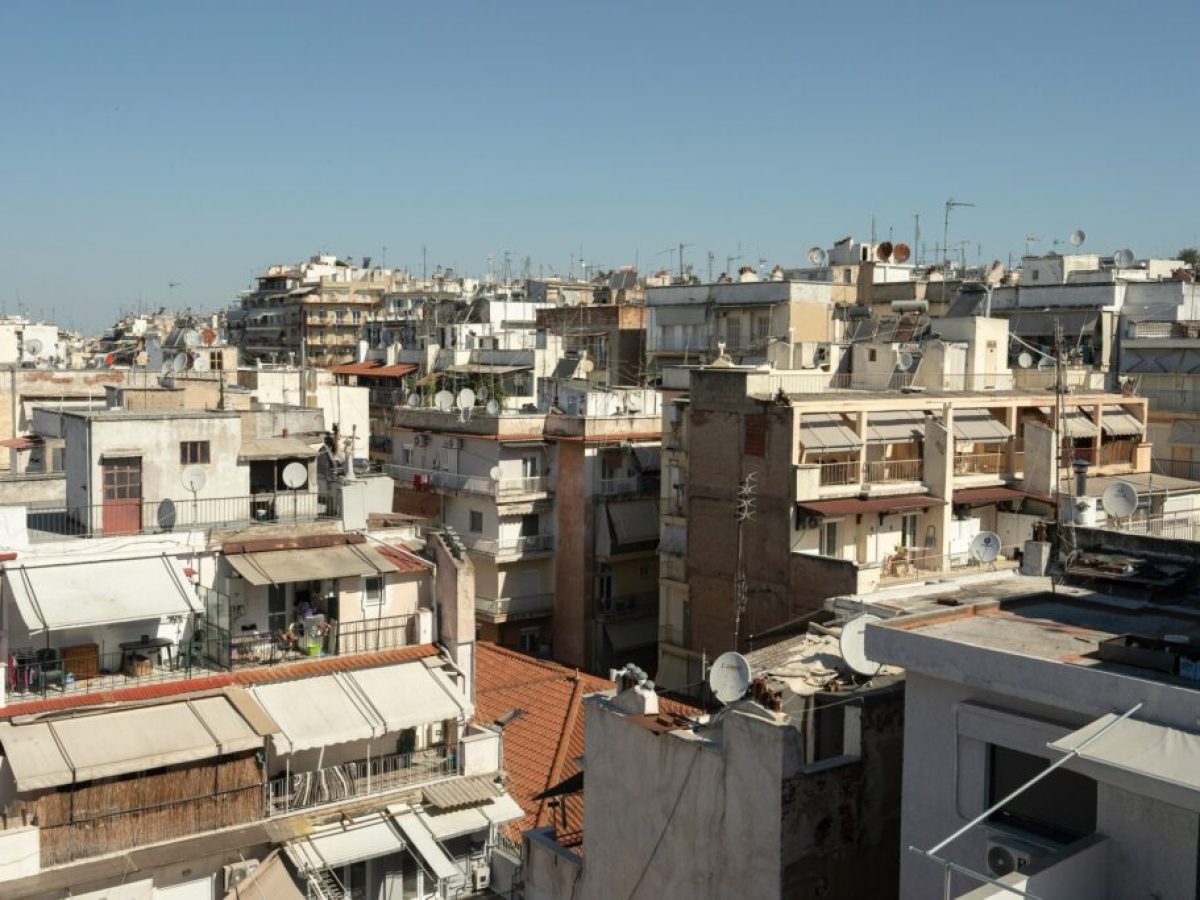 &Pi;&Alpha;&Sigma;&Omicron;&Kappa;: &Eta; &Epsilon;&lambda;&lambda;ά&delta;&alpha; &alpha;&nu;&tau;&iota;&mu;έ&tau;&omega;&pi;&eta; &mu;&epsilon; &mu;ί&alpha; &alpha;&nu;&epsilon;&xi;έ&lambda;&epsilon;&gamma;&kappa;&tau;&eta; &sigma;&tau;&epsilon;&gamma;&alpha;&sigma;&tau;&iota;&kappa;ή &kappa;&rho;ί&sigma;&eta; &ndash; &laquo;&Alpha;&pi;&lambda;ό&sigmaf; &pi;&alpha;&rho;&alpha;&tau;&eta;&rho;&eta;&tau;ή&sigmaf;&raquo; &eta; &kappa;&upsilon;&beta;έ&rho;&nu;&eta;&sigma;&eta;