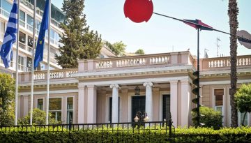 Παραμένει σε επιφυλακή το Μαξίμου για τη μυστική ψηφοφορία