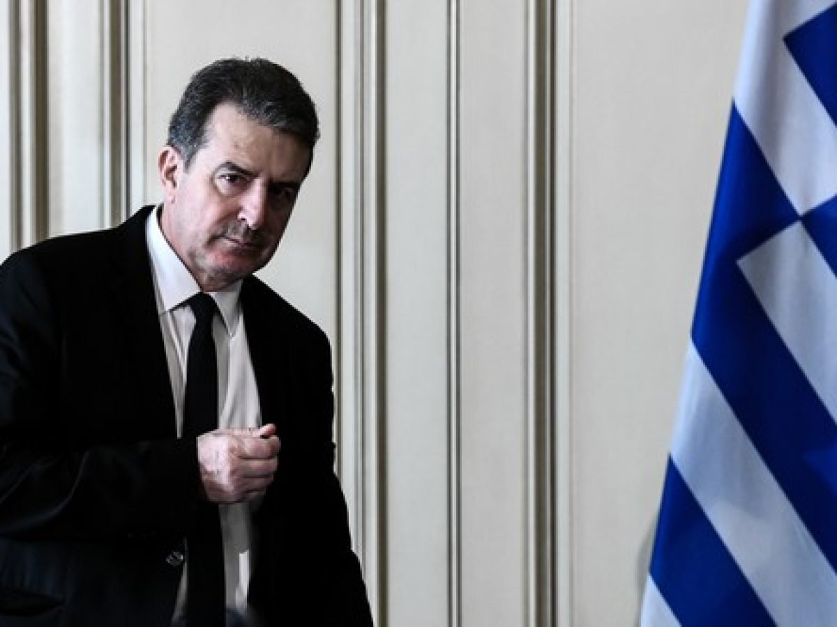 Παρεμβάσεις για τα πατίνια στους δρόμους προανήγγειλε ο Χρυσοχοΐδης