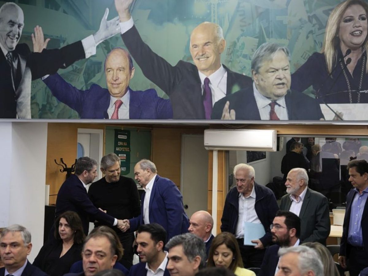 ΠαΣοΚ: Το παρασκήνιο στο Πολιτικό Συμβούλιο και η πρόταση για κανάλι στο YouTube