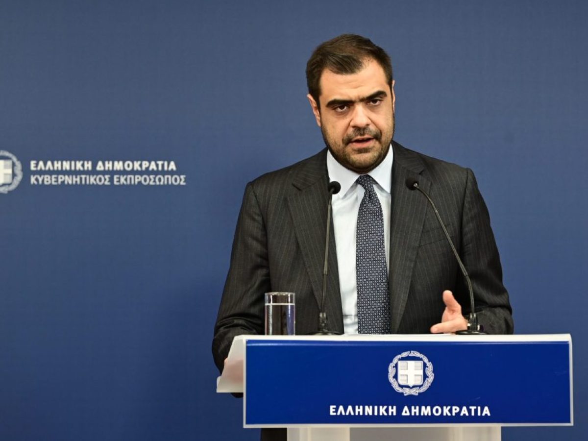 Παύλος Μαρινάκης: Νέα λεωφορεία, 150 ευρώ στις οικογένειες, και βαρέα στους υγειονομικούς