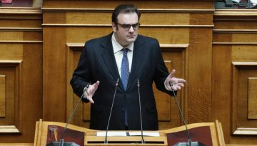 Πιερρακάκης κατά Τσίπρα: Οι εμφυλιοπολεμικοί συνειρμοί δεν είναι και πολύ ευχάριστοι