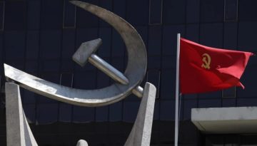 Πηγές ΚΚΕ για Τσίπρα: «Δεν είναι η πρώτη φορά που προσπαθεί να καπηλευτεί την ιστορία»
