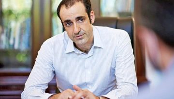 Ποιος πληρώνει τους ΕΚΑΜΙΤΕΣ που φυλάνε τον Γρηγόρη Δημητριάδη; – Στον Χρυσοχοΐδη το θέμα από τον ΣΥΡΙΖΑ
