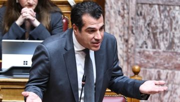 Πλεύρης κατά ΠΑΣΟΚ και Τσίπρα για το μεταναστευτικό: «Υποκρισία να ψηφίζεις στις Βρυξέλλες και να λες όχι εδώ»