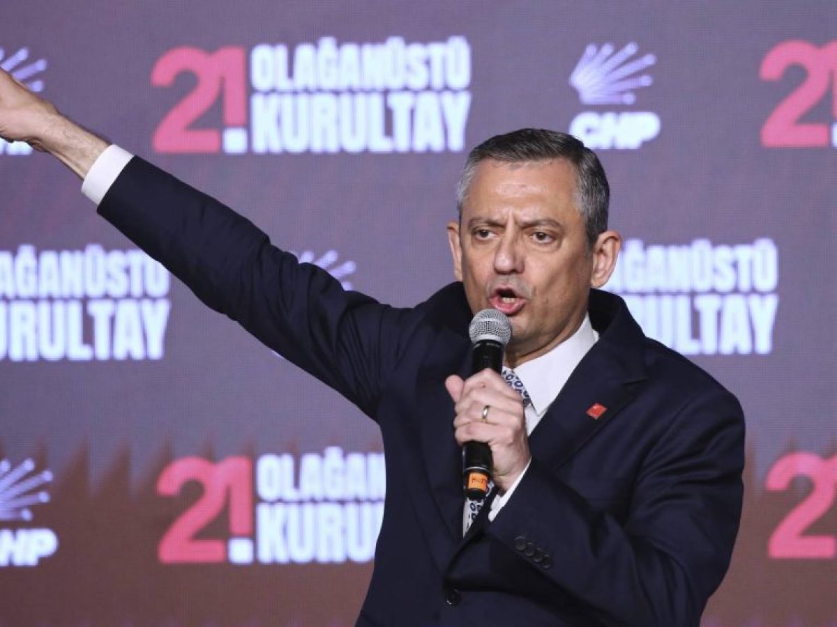 Πολιτικός σεισμός στην Τουρκία: Ο Οζέλ καταγγέλλει «απόπειρα πραξικοπήματος» κατά του CHP