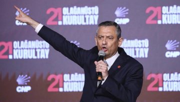 Πολιτικός σεισμός στην Τουρκία: Ο Οζέλ καταγγέλλει «απόπειρα πραξικοπήματος» κατά του CHP