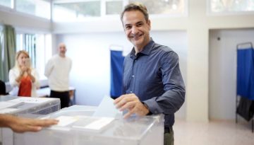 Προϋποθέσεις για τρίτη αυτοδύναμη νίκη, «βλέπουν» στη ΝΔ