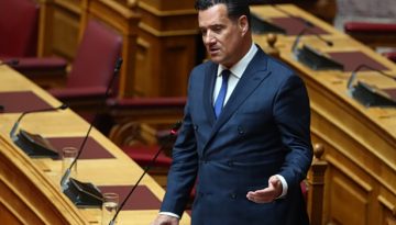 Προκλητικός Γεωργιάδης στη Βουλή: «Ε και που έστειλε επιστολή η Κοβέσι στην Κομισιόν; Θα γίνει ρεζίλι»