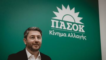 ΠΑΣΟΚ κατά Τσίπρα: Περίεργο «πουσάρισμα» της ΕΛ.Α.Σ. και σκηνικό χειραγώγησης μέσω δημοσκοπήσεων