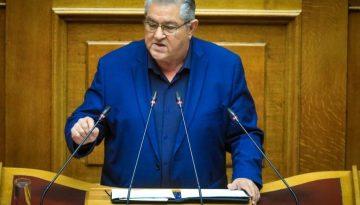 «Σφοδρή πολιτική σύγκρουση για την Ιστορία»: Κουτσούμπας κατά Τσίπρα – Κατηγορίες για καπήλευση του ΕΛΑΣ