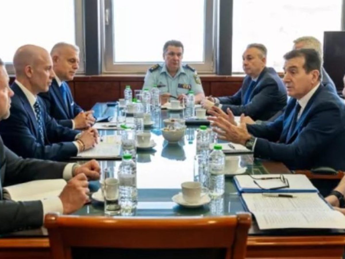 &Sigma;&upsilon;&nu;ά&nu;&tau;&eta;&sigma;&eta; &Chi;&rho;&upsilon;&sigma;&omicron;&chi;&omicron;ΐ&delta;&eta; &mu;&epsilon; &Alpha;&mu;&epsilon;&rho;&iota;&kappa;&alpha;&nu;&omicron;ύ&sigmaf; &alpha;&xi;&iota;&omega;&mu;&alpha;&tau;&omicron;ύ&chi;&omicron;&upsilon;&sigmaf; &gamma;&iota;&alpha; &epsilon;&nu;ί&sigma;&chi;&upsilon;&sigma;&eta; &tau;&eta;&sigmaf; &sigma;&upsilon;&nu;&epsilon;&rho;&gamma;&alpha;&sigma;ί&alpha;&sigmaf; &sigma;&tau;&omicron;&nu; &tau;&omicron;&mu;έ&alpha; &tau;&eta;&sigmaf; &alpha;&sigma;&phi;ά&lambda;&epsilon;&iota;&alpha;&sigmaf;